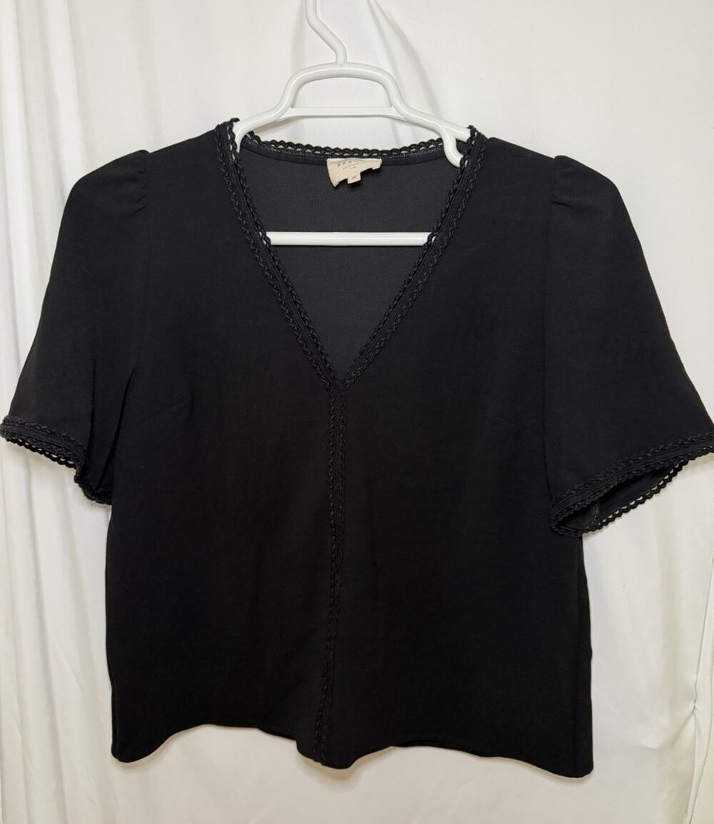 Sezane black short sleeve V-Neck Valencia blouse top ladies size 40 (US 8)